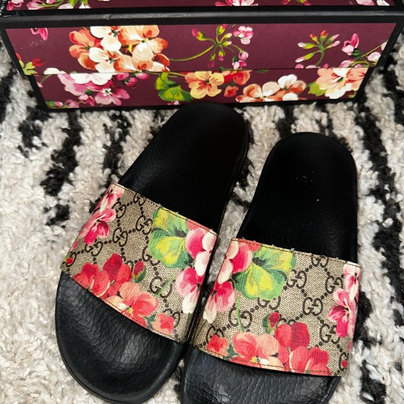 Gucci Shoes Gucci Bloom Slides Poshmark